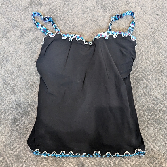 Women's Tankini by Profile. Top is 36D, bottoms size 8. - Picture 3 of 9